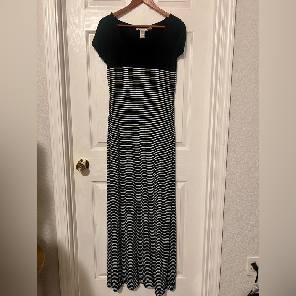 Max Studio Black and White Striped Maxi Dress